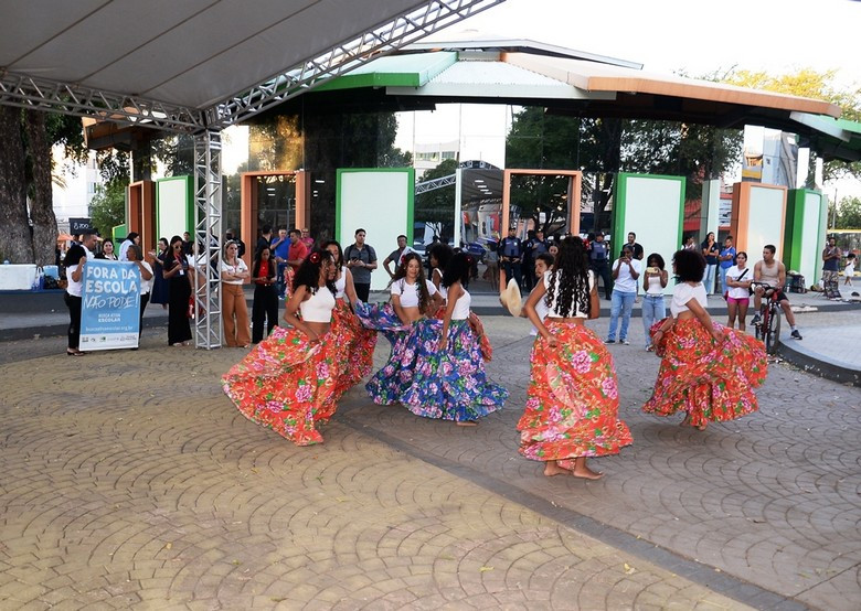 Busca Ativa Escolar pelo Brasil: show mobiliza população de Barreiras pelo enfrentamento da evasão escolar