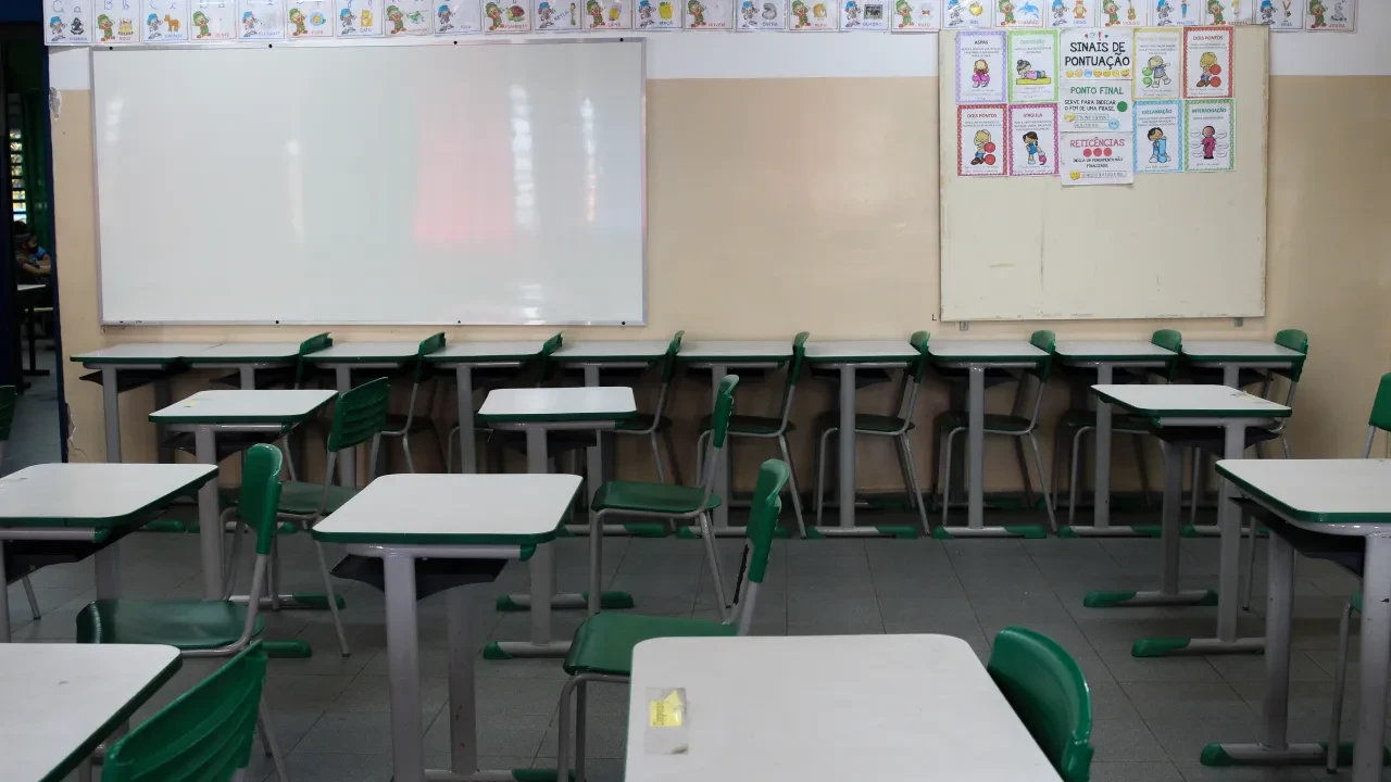 Exclusão escolar é um dos grandes desafios do Brasil para 2024