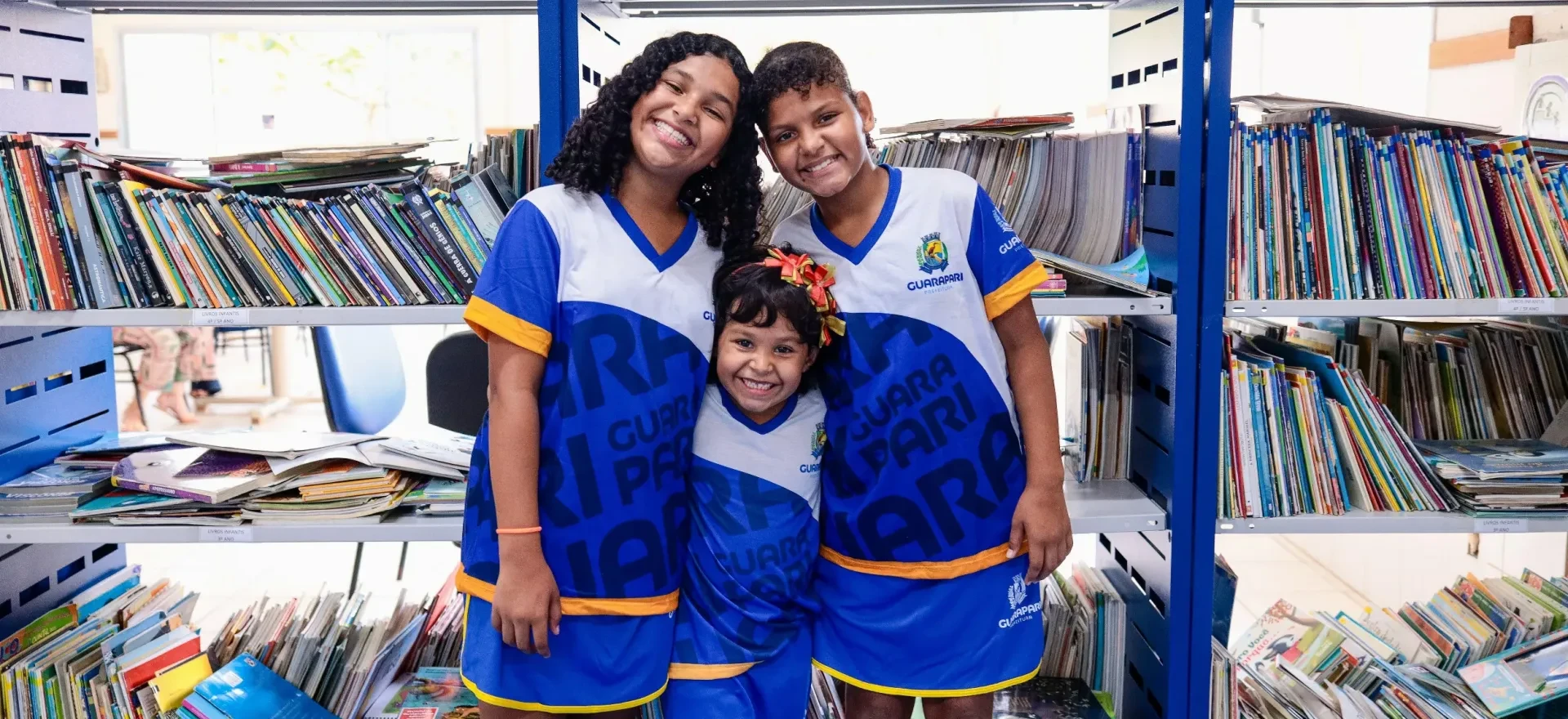 Um recado para todos os adultos: fora da escola, não pode!